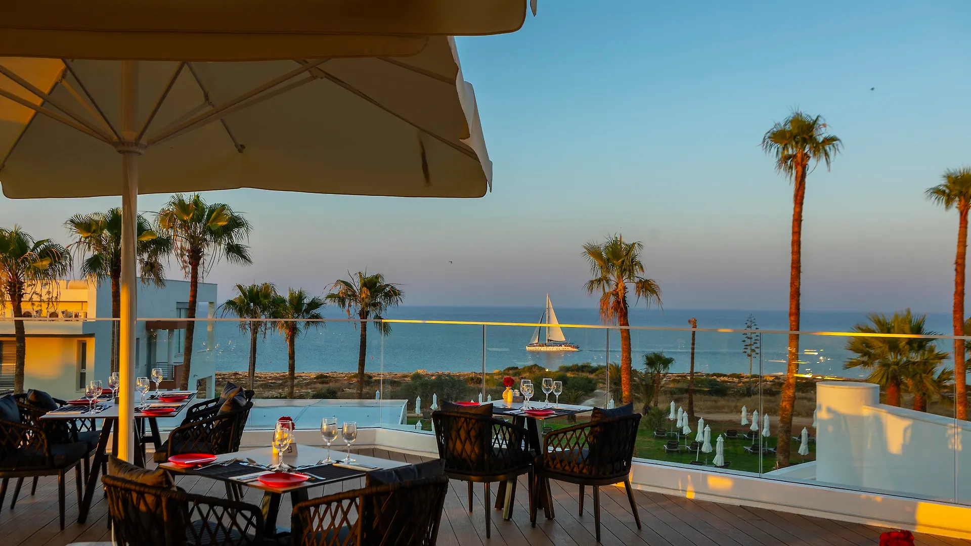 Leonardo Crystal Cove Hotel & Spa - Adults Only Protarász